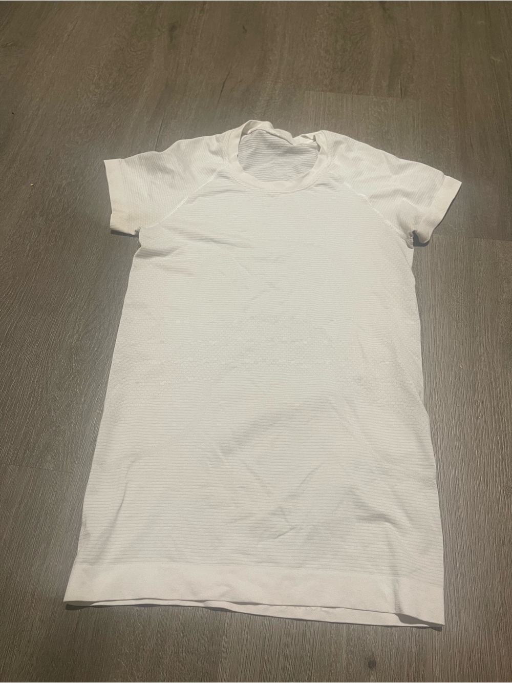 Lululemon Swiftly Tech White Athletic Tee Flawed - Picture 4 of 4
